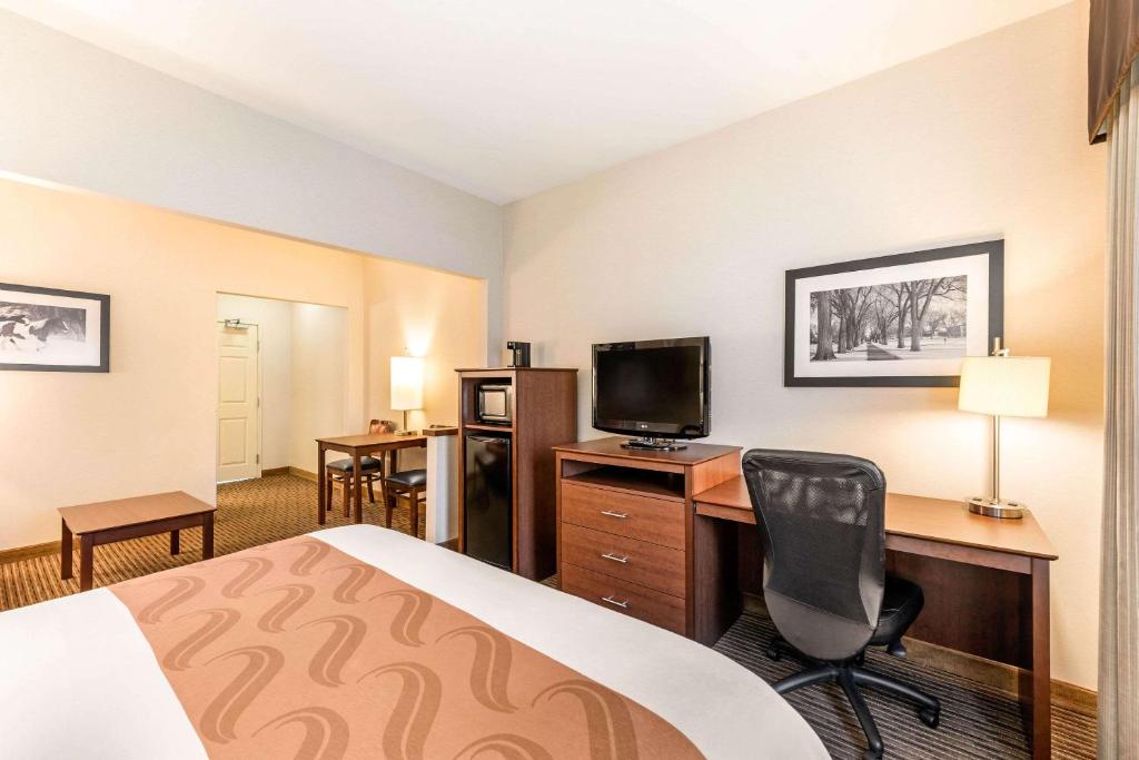 Quality Inn & Suites University Fort Collins photo