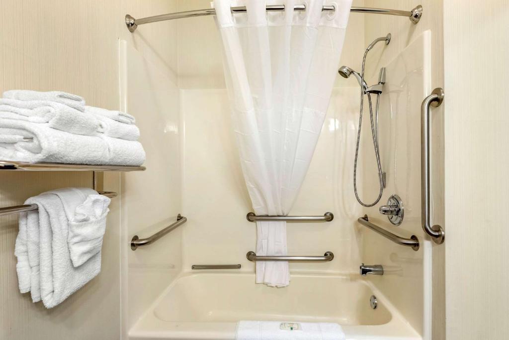 Quality Inn & Suites University Fort Collins photo