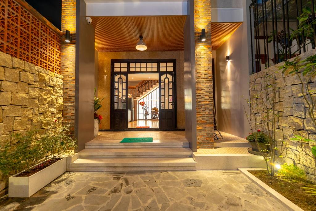 Mặt tiền/cổng chính của Su'e homestay