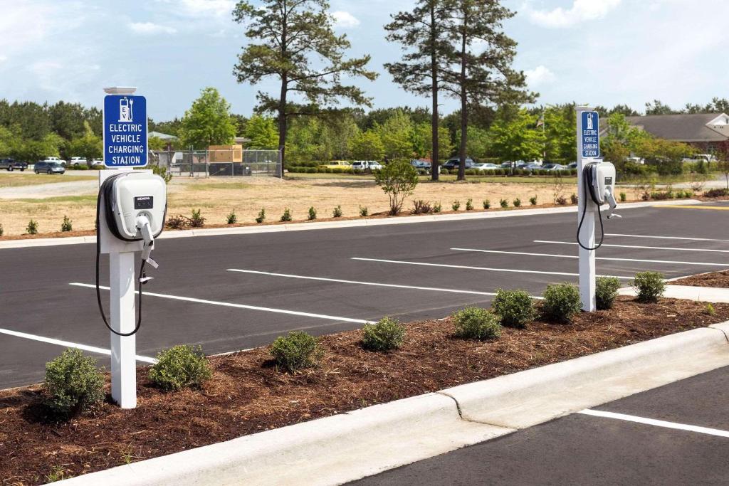 Country Inn & Suites by Radisson, Smithfield-Selma, NC photo