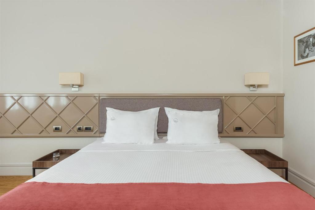 The Lake Hotel - Resim 22