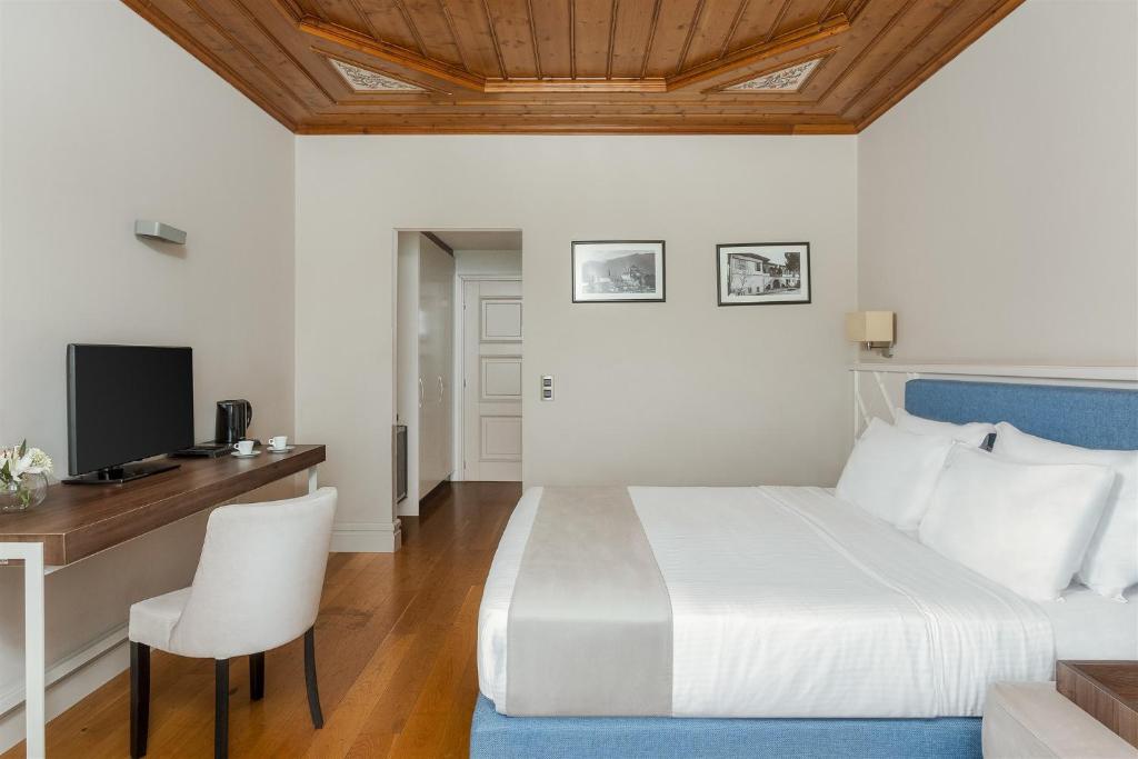 The Lake Hotel - Resim 24