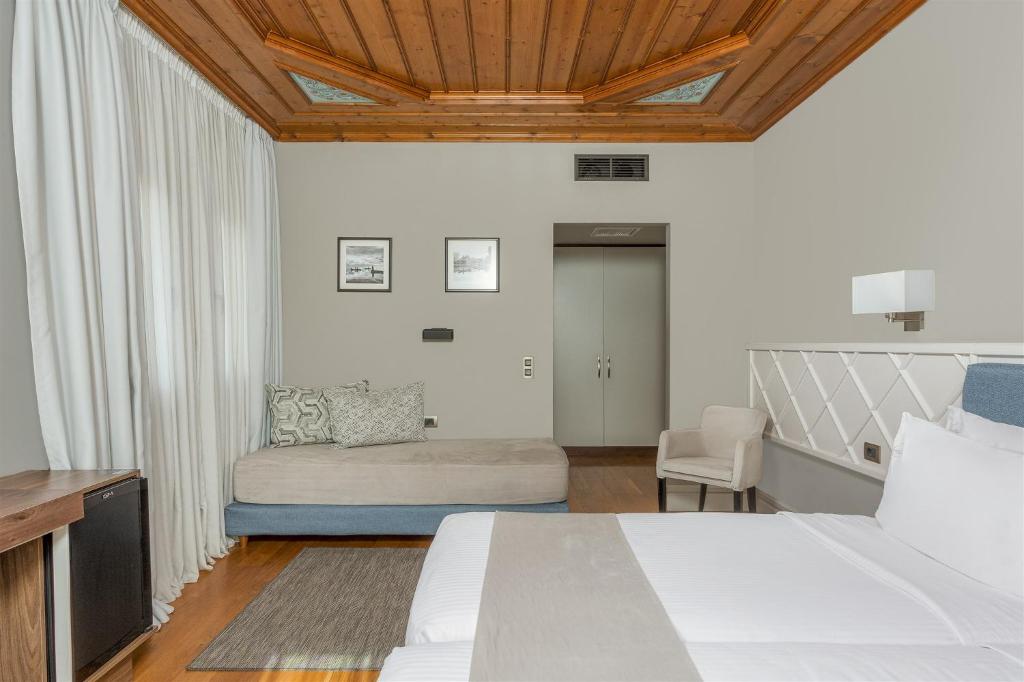 The Lake Hotel - Resim 28