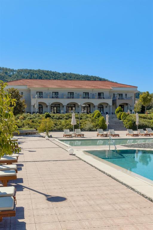 The Lake Hotel - Resim 3