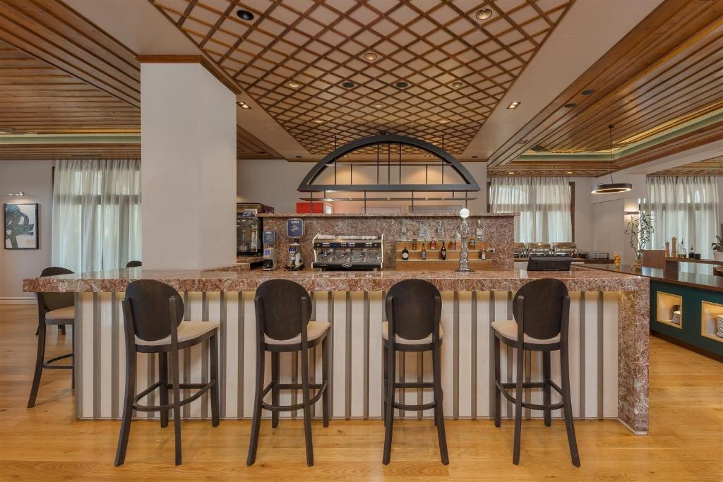 The Lake Hotel - Resim 36