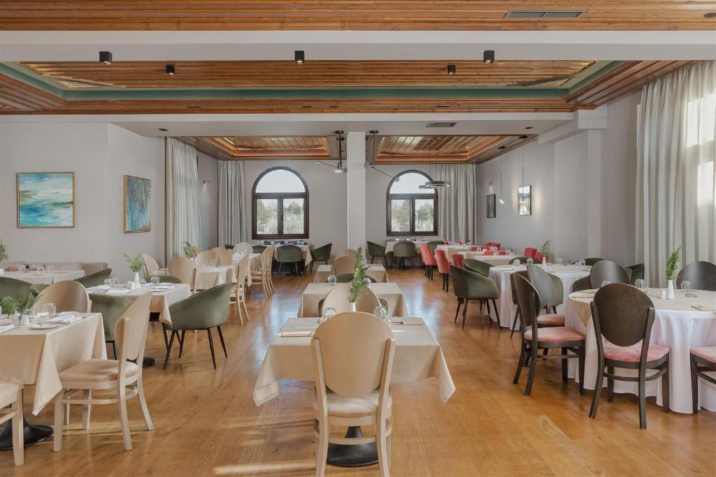 The Lake Hotel - Resim 4