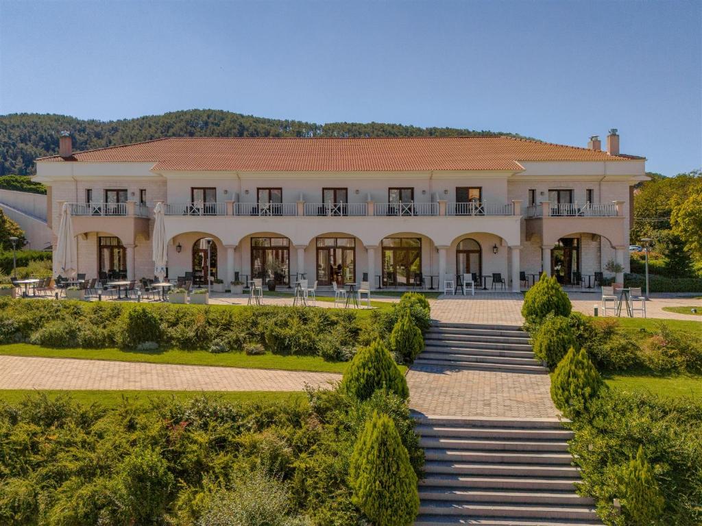 The Lake Hotel - Resim 12