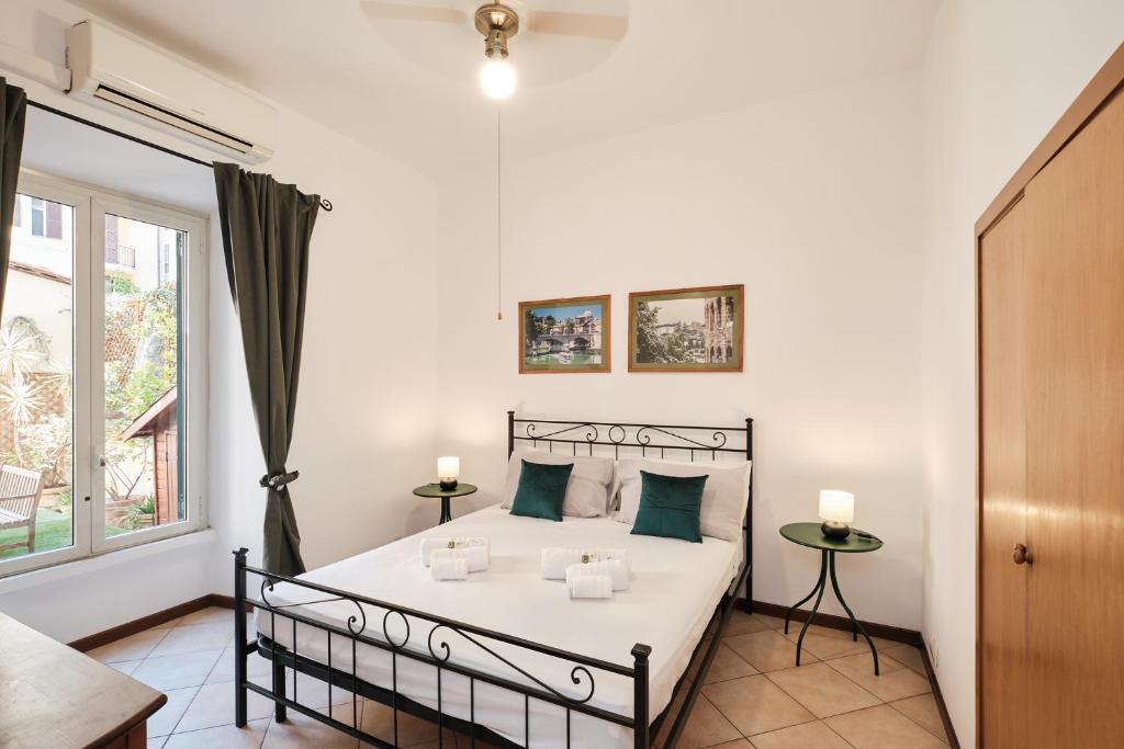 Colosseum 3 rooms & 4 bathrooms with garden