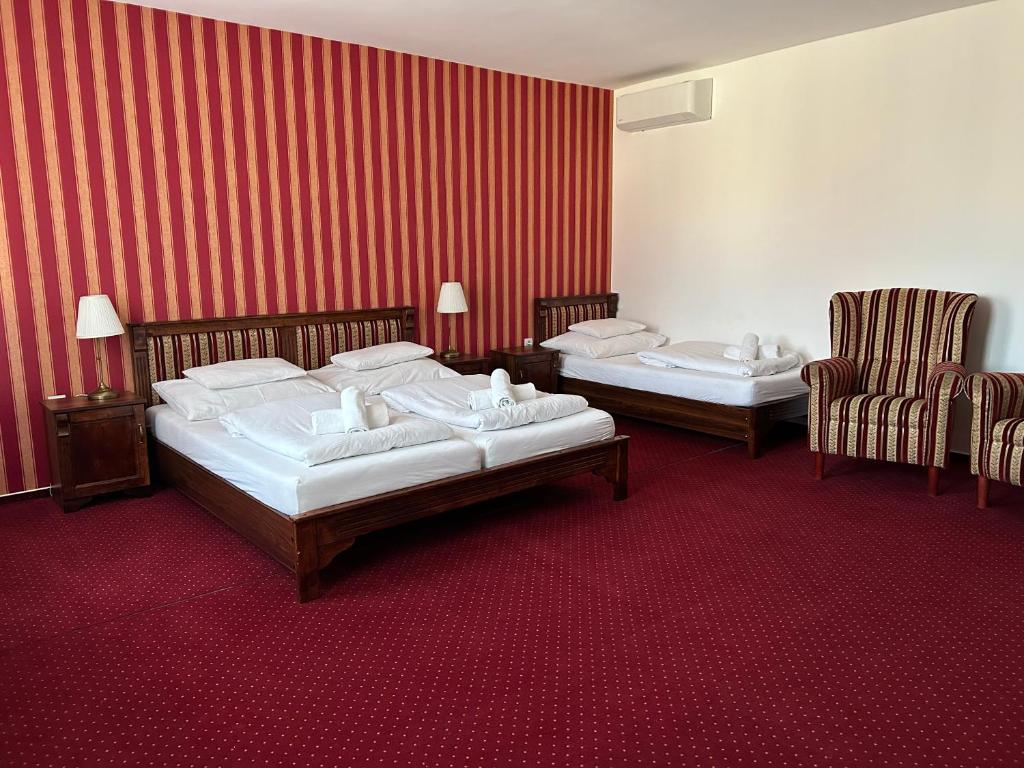 Zámocká koruna u Hoffera - Resim 18