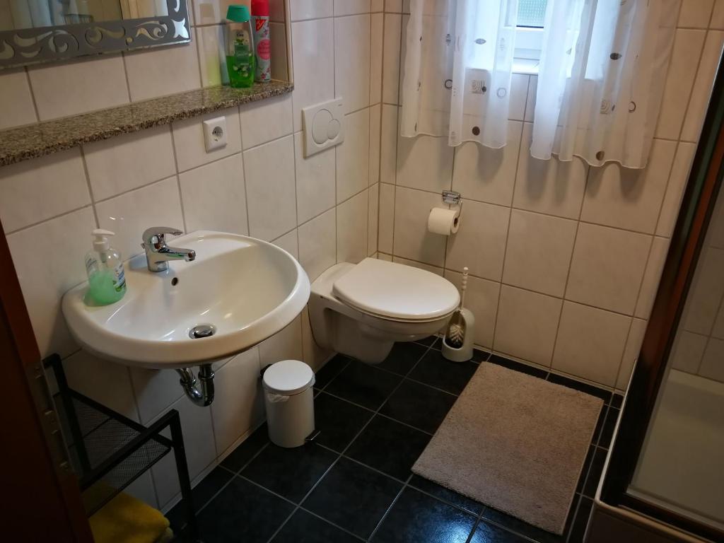 Koupelna v ubytování Gästezimmer Sieg