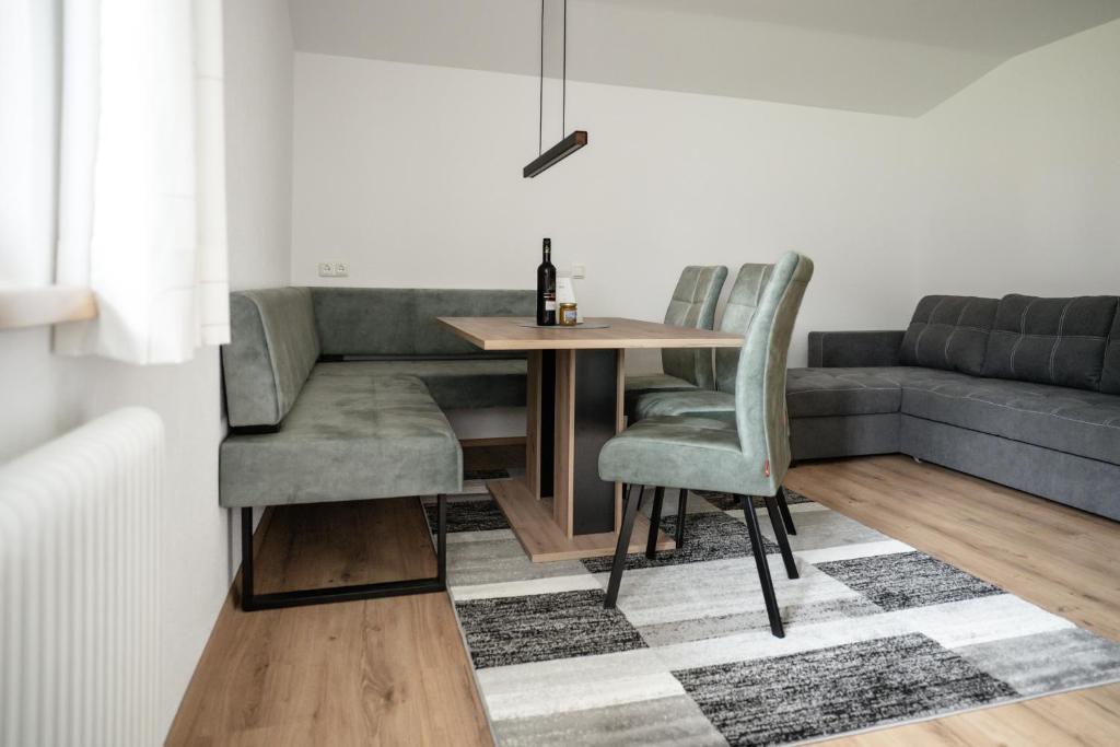 Posezení v ubytování Gästehaus Schoder