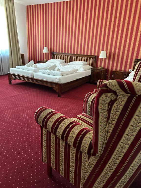 Zámocká koruna u Hoffera - Resim 16