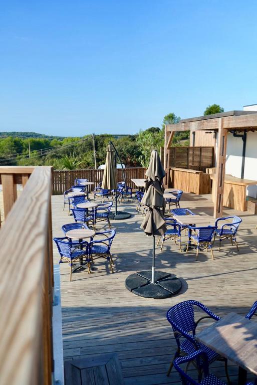 Balkón alebo terasa v ubytovaní Camping les lodges du lagon