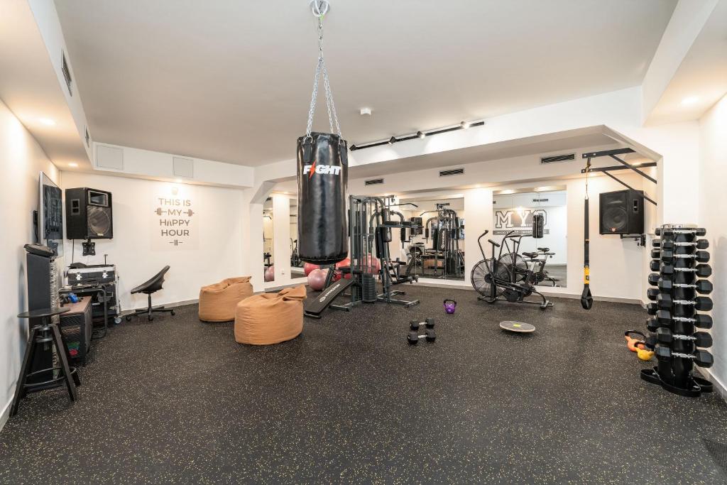 Posilňovňa alebo fitness centrum v ubytovaní Apartments Villa Aura - Adult Only