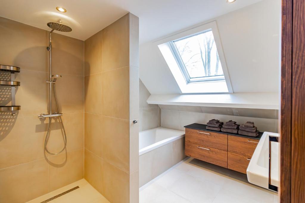 Boerderijkamer Avondzon - Three-Bedroom Apartment