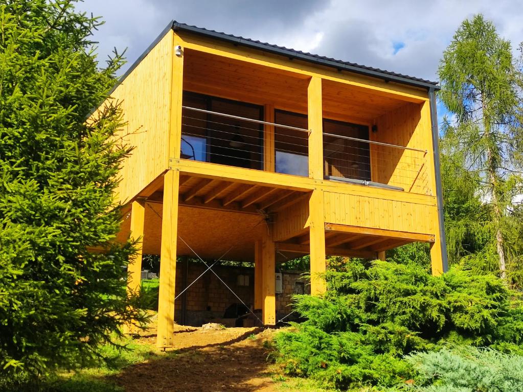 El edificio en el que está el departamento