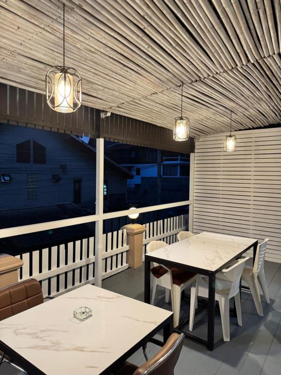 Balkón nebo terasa v ubytování MM Hill Koh Samui Hotel - SHA Certified