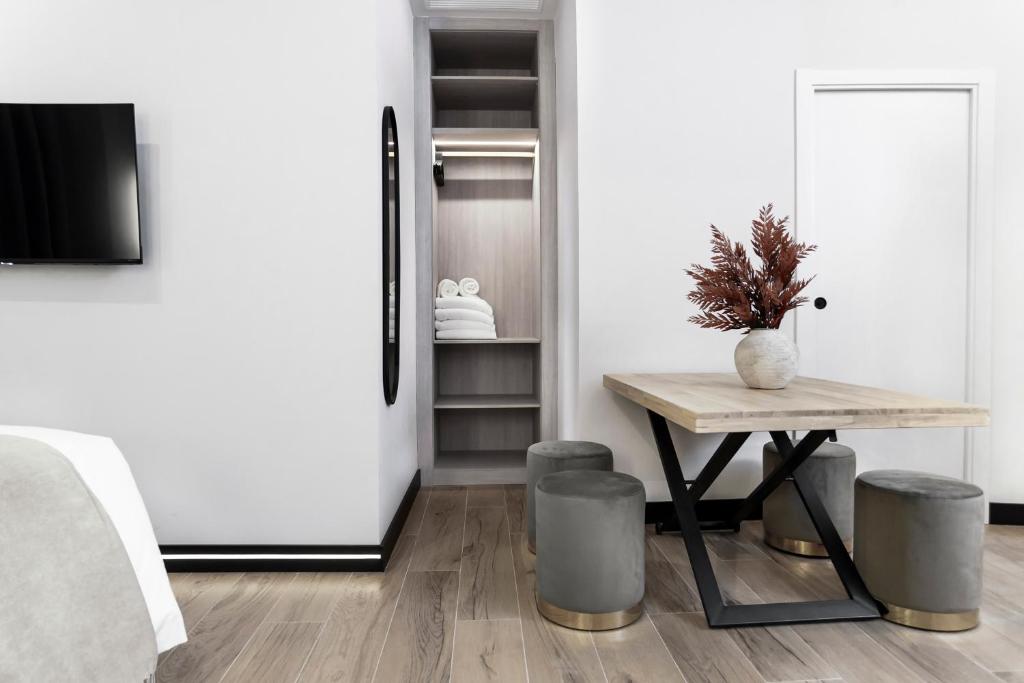 Hotel Aptos Alejandra Home by Maxi Hoteles - Resim 15