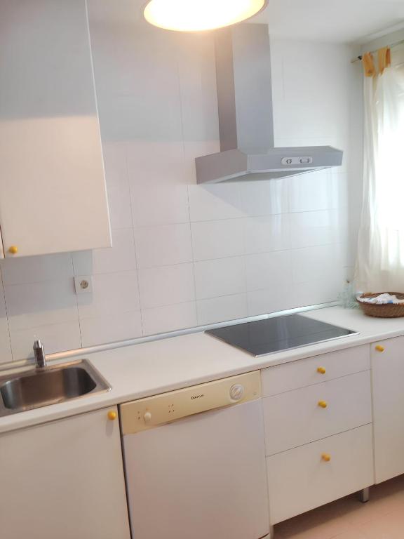 Kuchyňa alebo kuchynka v ubytovaní Spacious Apartment in Isla Cristina near Beaches, 115 m²
