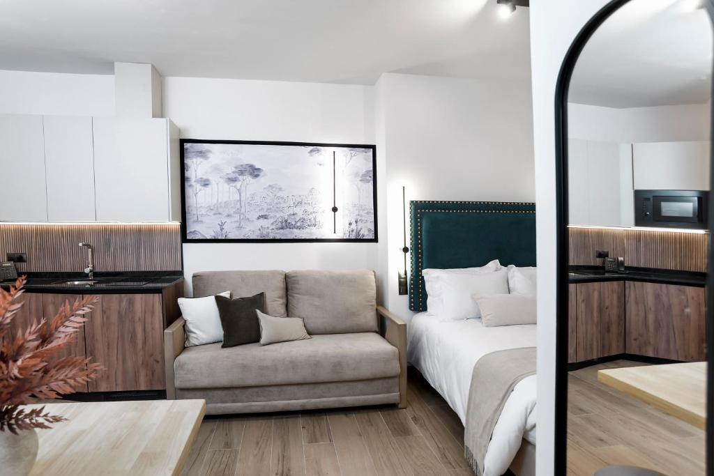 Hotel Aptos Alejandra Home by Maxi Hoteles - Resim 16