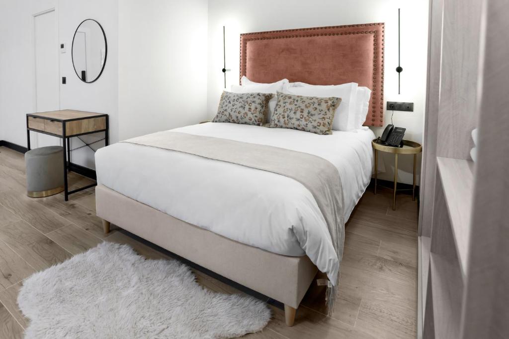 Hotel Aptos Alejandra Home by Maxi Hoteles - Resim 23