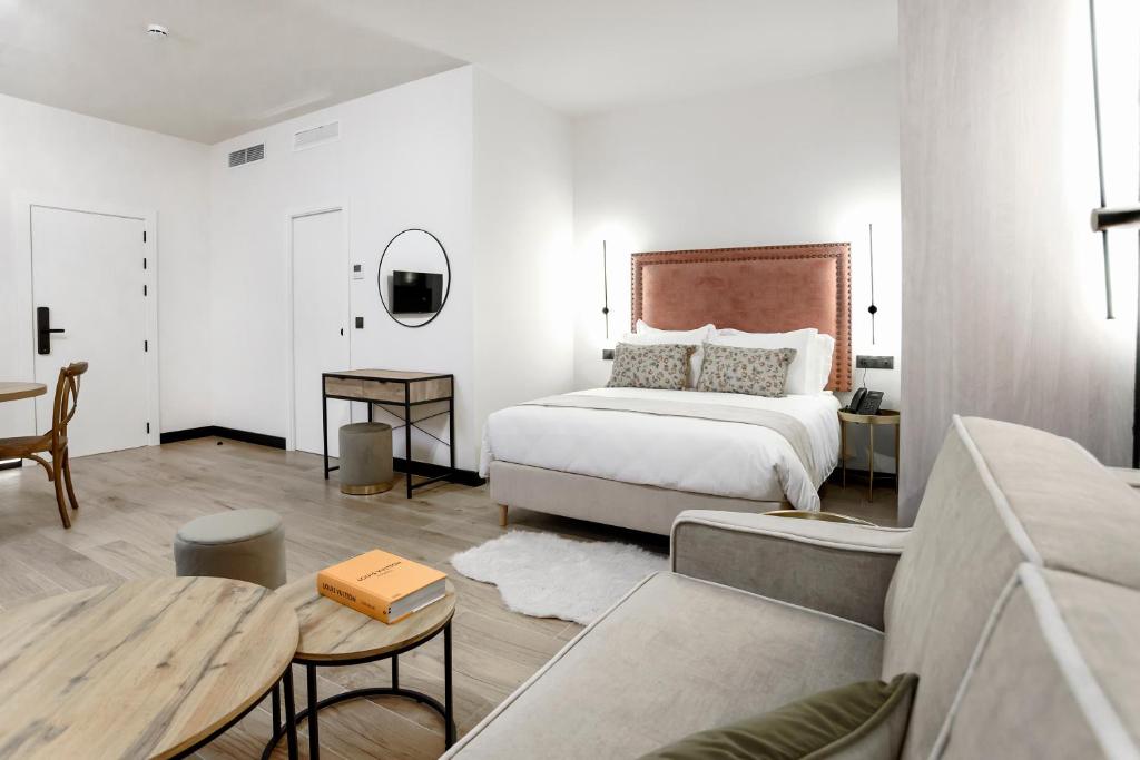 Hotel Aptos Alejandra Home by Maxi Hoteles - Resim 21