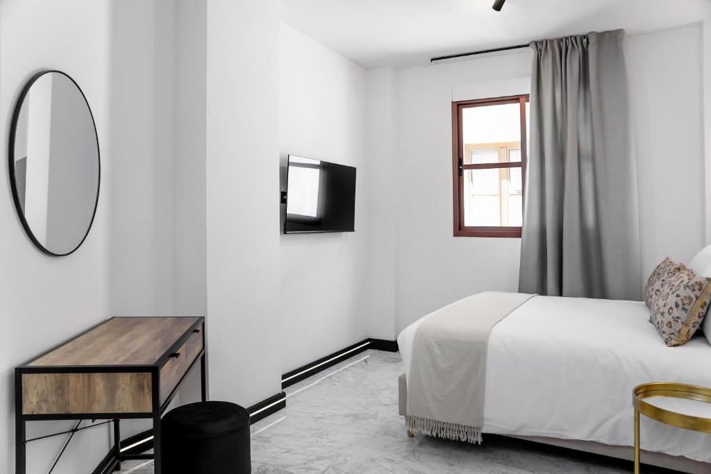 Hotel Aptos Alejandra Home by Maxi Hoteles - Resim 28