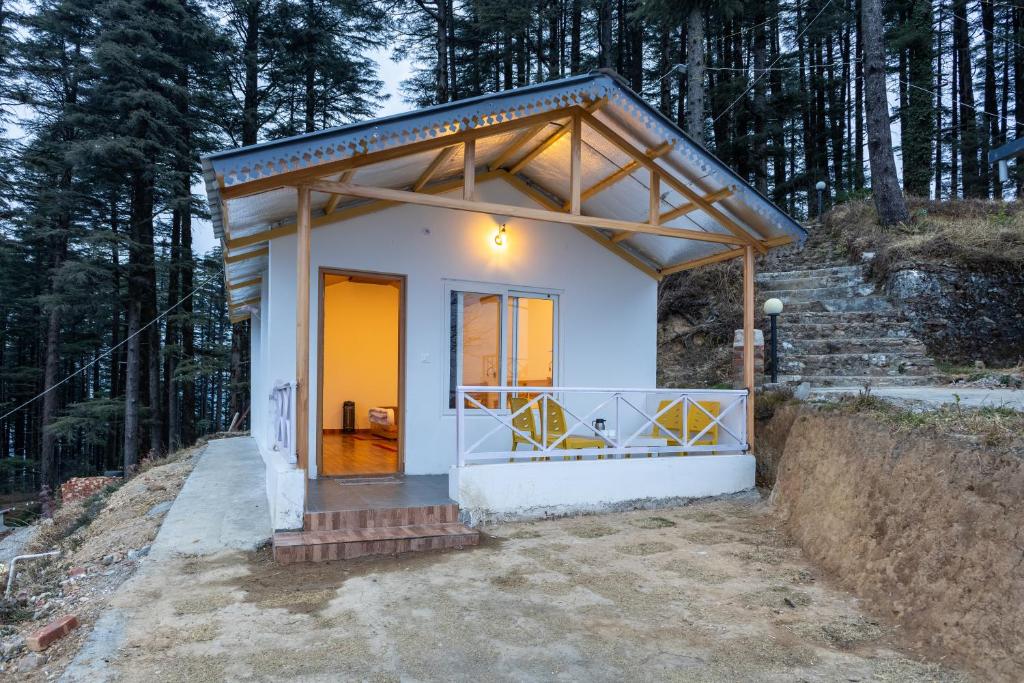 The Deodar Stays - Deluxe Double Room With Balcony