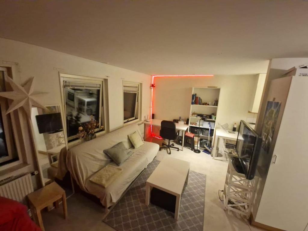 Kuchyň nebo kuchyňský kout v ubytování student appartment in Växjö campus