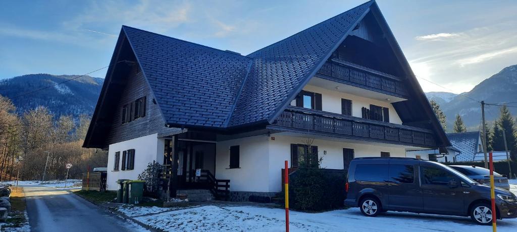 Nespecifikovaný výhled na hory nebo výhled na hory při pohledu z apartmánu