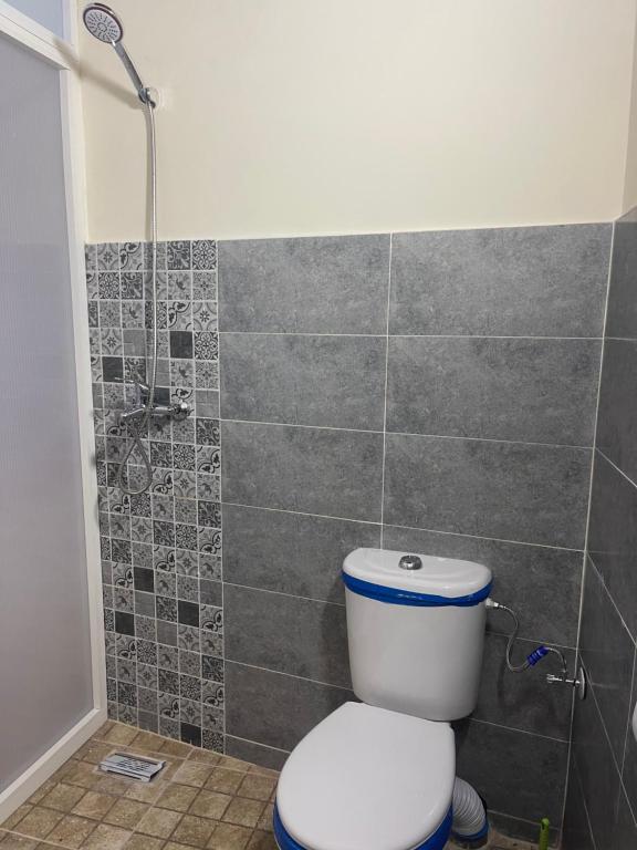 Salle de bains dans l'établissement Dar MIMA