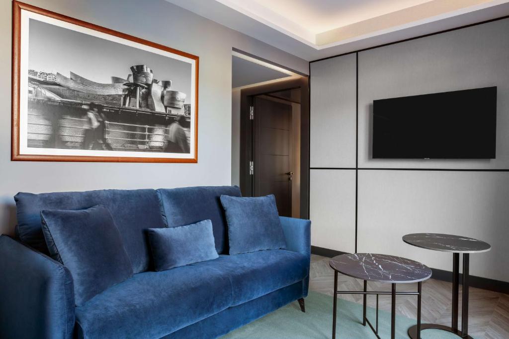 A seating area at Radisson Collection Bilbao