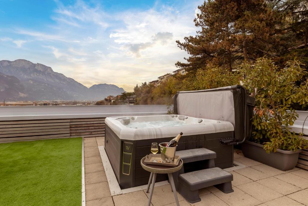 La Villa - Luxury Guest House - Double Room With Spa Bath
