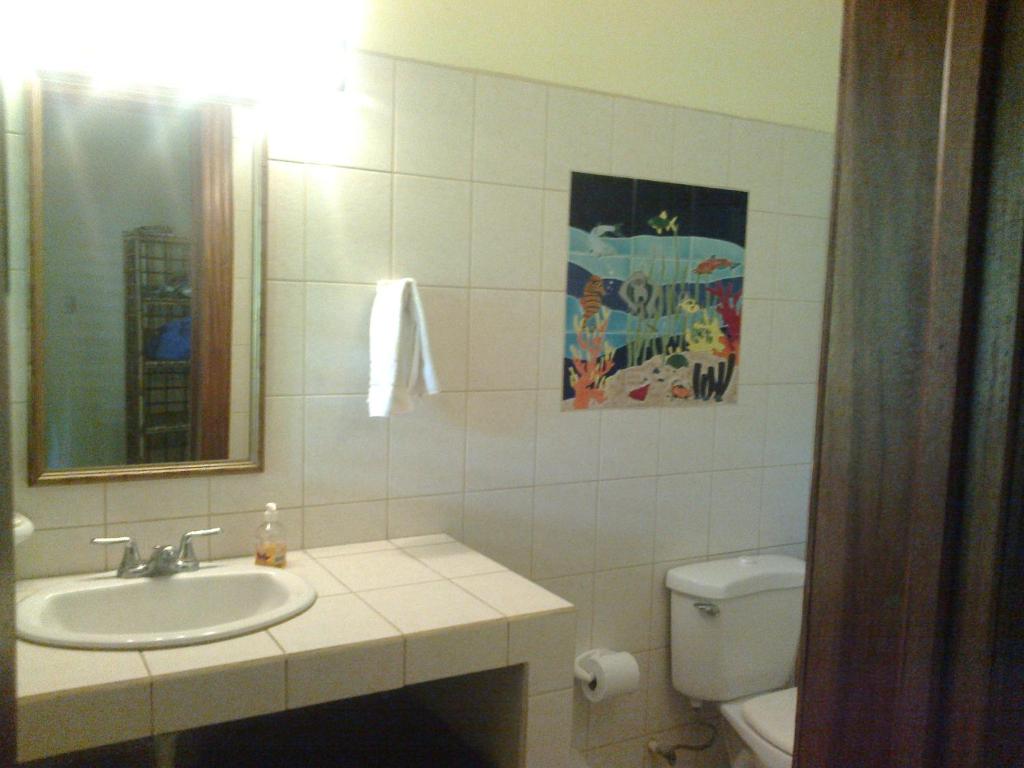 Koupelna v ubytování Playa Negra Guesthouse
