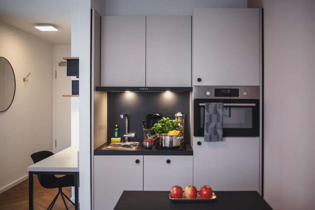 The Circus Living - 8