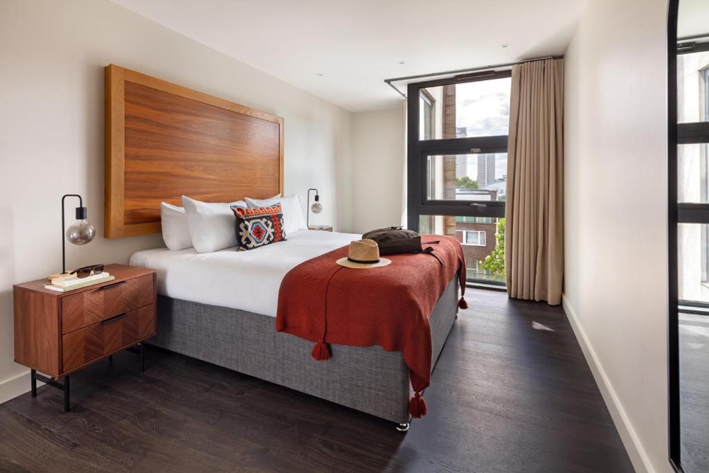 Marlin Canary Wharf - Deluxe Triple Room