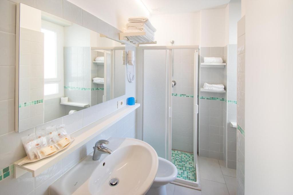 Koupelna v ubytování Ambra Hotel Cattolica