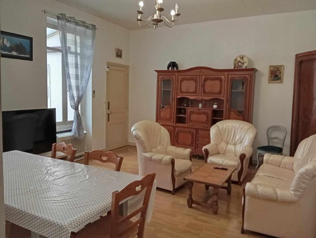 Χώρος καθιστικού στο Maison 4 chambres avec jardin