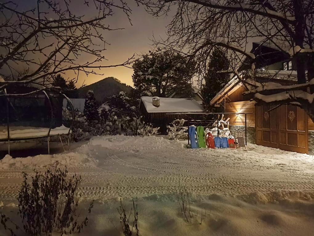 Pokoje i apartamenty u Sabiny - DOSTĘP DO JACUZZI TYLKO W WYBRANYCH OPCJACH sprawdź poniżej szczegóły rezerwacji v zime