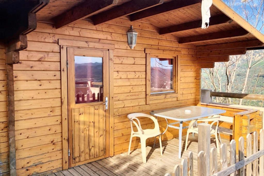 Imagine din galeria proprietății Maison cosy Ajaccio avec jacuzzi în Ajaccio