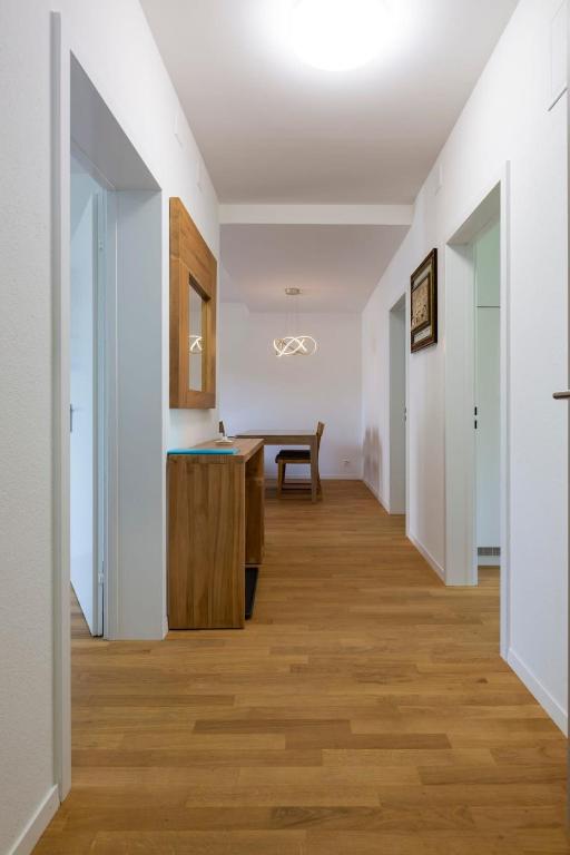 KAYA Zurich Apartment 2A - Downtown 2BR Apt with Balcony - Resim 8