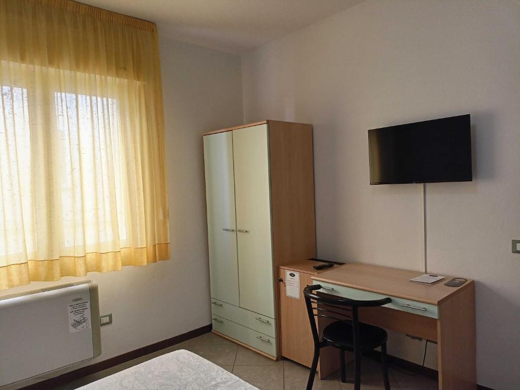 TV a/nebo společenská místnost v ubytování Hotel Ariston Imperial