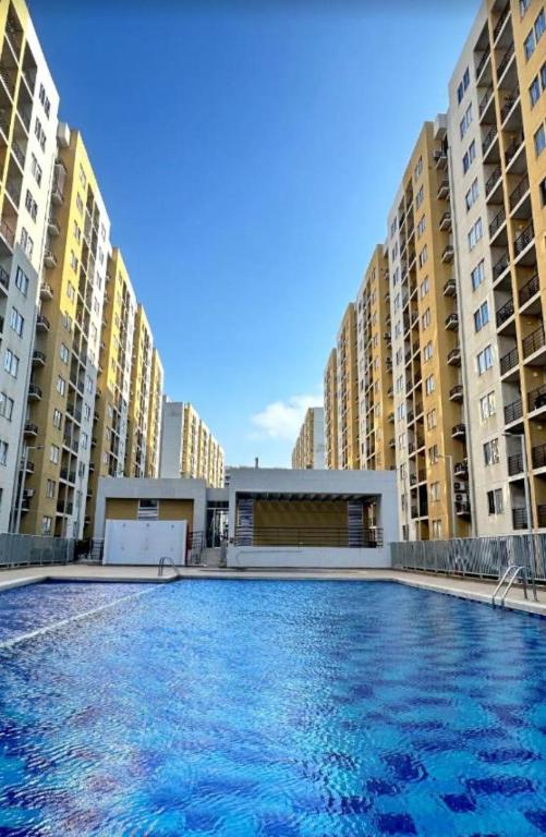 Bazén v ubytování Apartamento norte de Barranquilla nebo v jeho okolí
