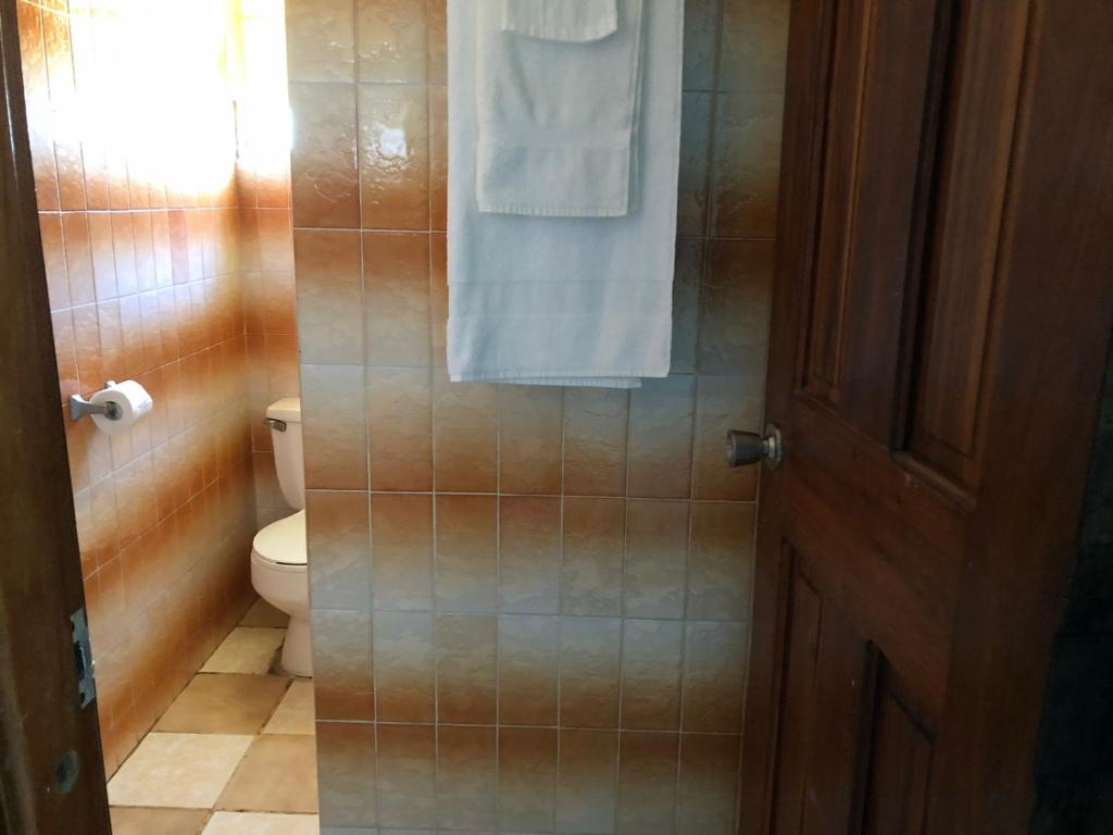 Koupelna v ubytování Chaleanor Hotel