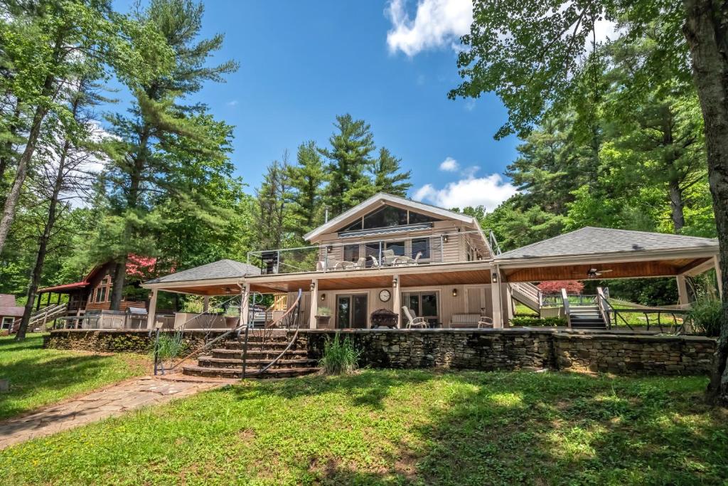 an image of a house with a porch at Swans Nest in Swanton