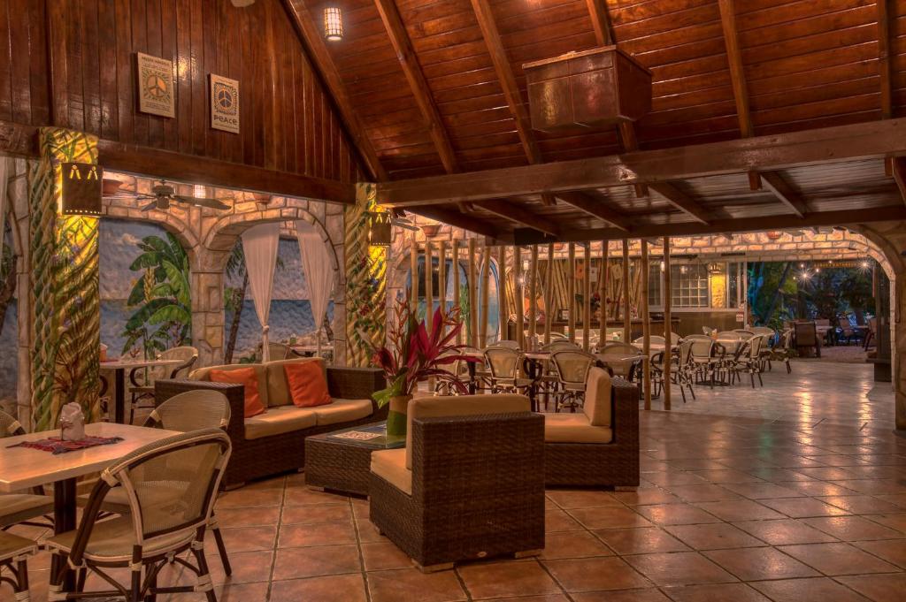 Posezení v ubytování El Sano Banano Beachside Hotel
