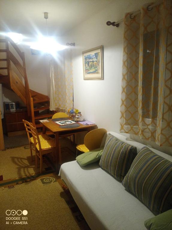 Posezení v ubytování Nádherný klidný apartmán s infrasaunou