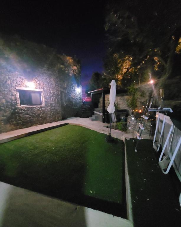 Piscina de la sau aproape de La Mer Villa - Entire Cottage