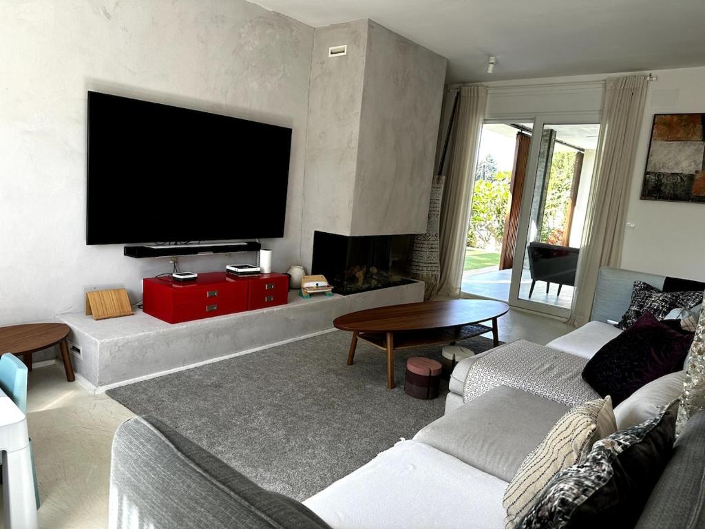 Telewizja i/lub zestaw kina domowego w obiekcie Casa singular completamente reformada