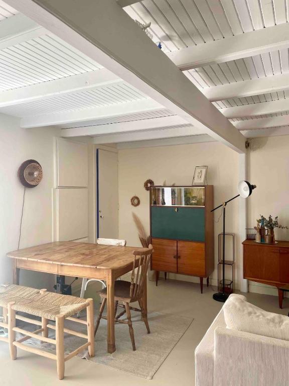 Photo de la galerie de l'établissement Petite maison avec terrasse, à Marseille